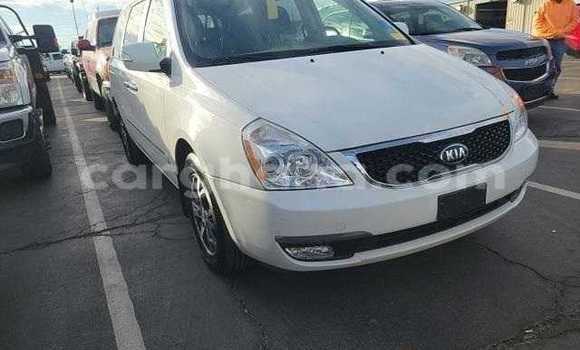 Buy Used Kia Sedona White Car in Tema in Greater Accra Buy Used Kia Sedona White Car in Tema in Greater Accra
