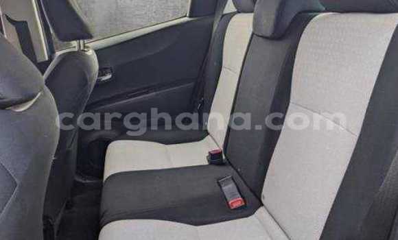 Sayi Na hannu Toyota Yaris Blue Mota in Tema a Greater Accra Sayi Na hannu Toyota Yaris Blue Mota in Tema a Greater Accra