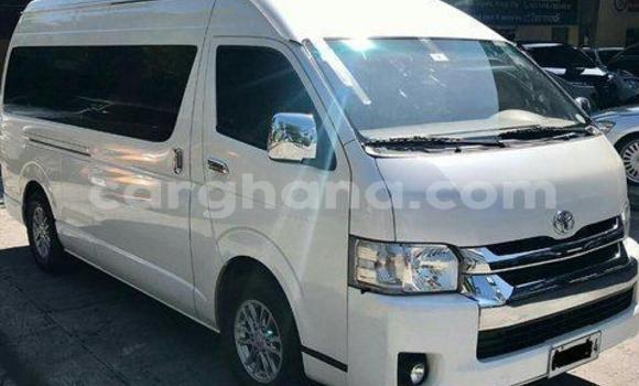 Sayi Na hannu Toyota Hiace White Mota in Accra a Greater Accra Sayi Na hannu Toyota Hiace White Mota in Accra a Greater Accra