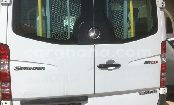 Sayi Na hannu Mercedes‒Benz Sprinter White Babbar mota in Accra a Greater Accra Sayi Na hannu Mercedes‒Benz Sprinter White Babbar mota in Accra a Greater Accra