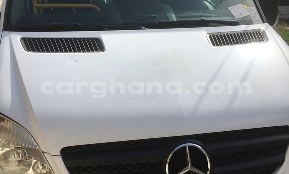 Sayi Na hannu Mercedes‒Benz Sprinter White Babbar mota in Accra a Greater Accra Sayi Na hannu Mercedes‒Benz Sprinter White Babbar mota in Accra a Greater Accra
