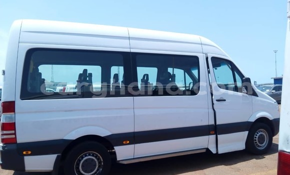 Sayi Na hannu Mercedes‒Benz Sprinter White Babbar mota in Accra a Greater Accra Sayi Na hannu Mercedes‒Benz Sprinter White Babbar mota in Accra a Greater Accra