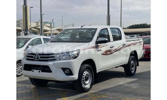 Ra Imported Toyota Hilux funfun Ọkọ̀ in Import - Dubai ni Ashanti Ra Imported Toyota Hilux funfun Ọkọ̀ in Import - Dubai ni Ashanti