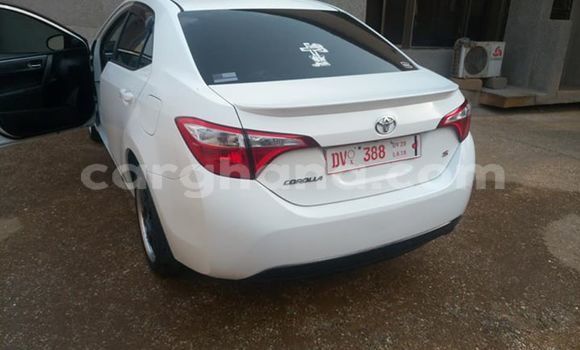 Buy Used Toyota Corolla White Car in Akim Swedru in Eastern