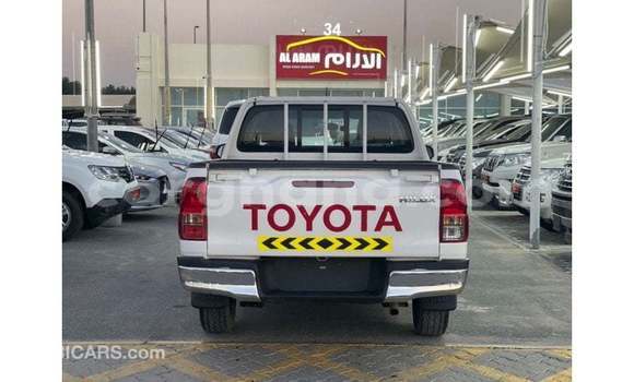 Ra Imported Toyota Hilux funfun Ọkọ̀ in Import - Dubai ni Ashanti Ra Imported Toyota Hilux funfun Ọkọ̀ in Import - Dubai ni Ashanti