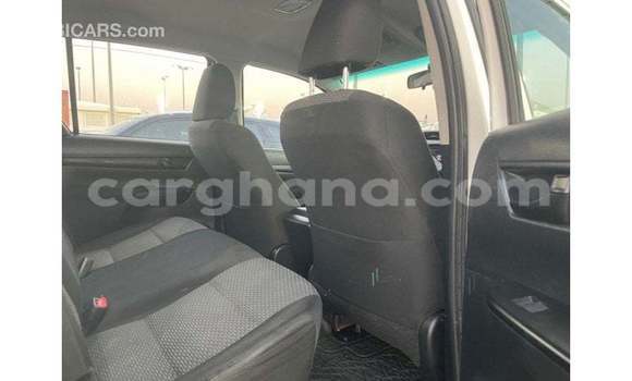 Ra Imported Toyota Hilux funfun Ọkọ̀ in Import - Dubai ni Ashanti Ra Imported Toyota Hilux funfun Ọkọ̀ in Import - Dubai ni Ashanti