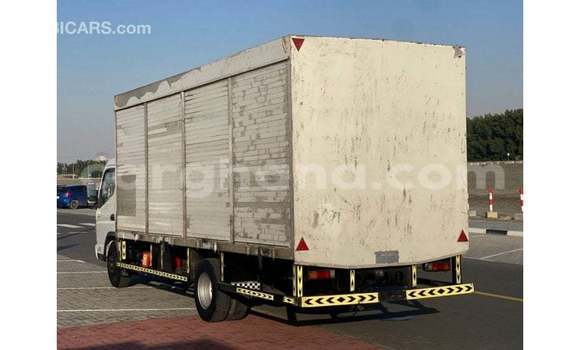 Sayi Imported Mitsubishi Carisma White Mota in Import - Dubai a Ashanti Sayi Imported Mitsubishi Carisma White Mota in Import - Dubai a Ashanti