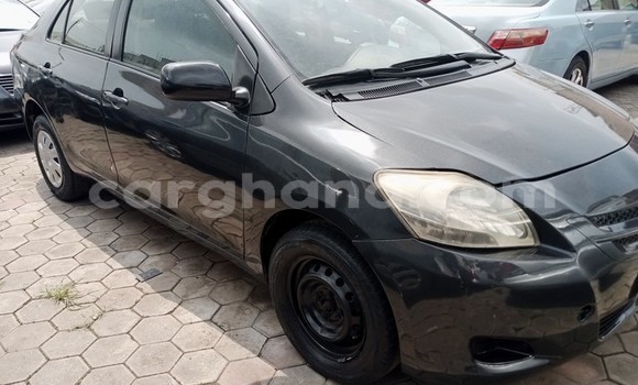 Ra Àlòkù Toyota Yaris Black Ọkọ̀ in Iwọn didun ni Oorun Ra Àlòkù Toyota Yaris Black Ọkọ̀ in Iwọn didun ni Oorun