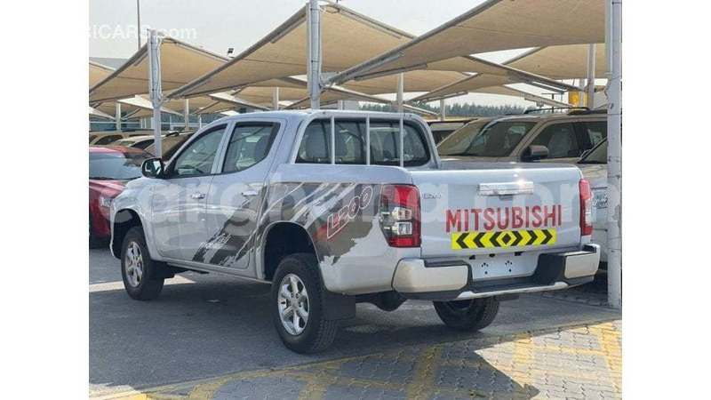 Big with watermark mitsubishi l200 ashanti import dubai 53330