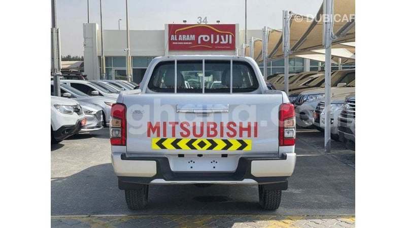 Big with watermark mitsubishi l200 ashanti import dubai 53330