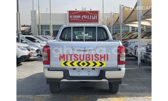Ra Imported Mitsubishi L200 funfun Ọkọ̀ in Import - Dubai ni Ashanti Ra Imported Mitsubishi L200 funfun Ọkọ̀ in Import - Dubai ni Ashanti