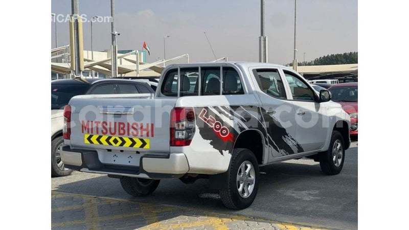 Big with watermark mitsubishi l200 ashanti import dubai 53330