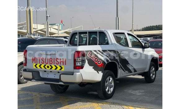 Ra Imported Mitsubishi L200 funfun Ọkọ̀ in Import - Dubai ni Ashanti Ra Imported Mitsubishi L200 funfun Ọkọ̀ in Import - Dubai ni Ashanti