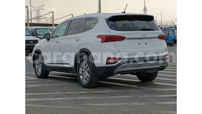 Big with watermark hyundai santa fe ashanti import dubai 53347