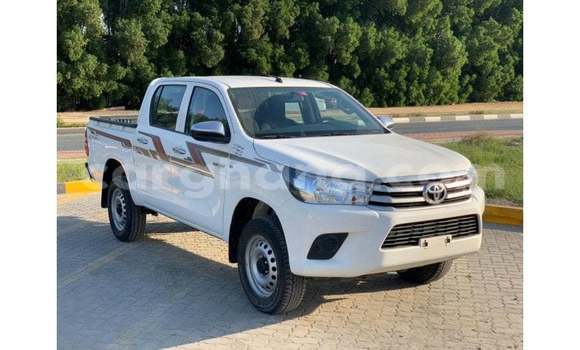 Ra Imported Toyota Hilux funfun Ọkọ̀ in Import - Dubai ni Ashanti Ra Imported Toyota Hilux funfun Ọkọ̀ in Import - Dubai ni Ashanti