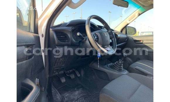 Ra Imported Toyota Hilux funfun Ọkọ̀ in Import - Dubai ni Ashanti Ra Imported Toyota Hilux funfun Ọkọ̀ in Import - Dubai ni Ashanti