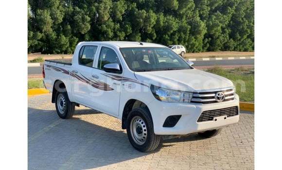Sayi Imported Toyota Hilux White Mota in Import - Dubai a Ashanti Sayi Imported Toyota Hilux White Mota in Import - Dubai a Ashanti