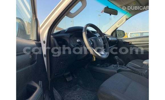 Sayi Imported Toyota Hilux White Mota in Import - Dubai a Ashanti Sayi Imported Toyota Hilux White Mota in Import - Dubai a Ashanti