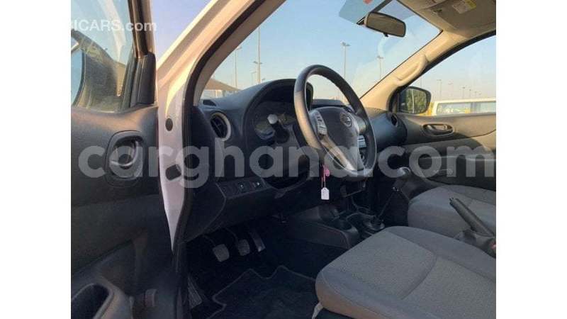 Big with watermark nissan navara ashanti import dubai 53350