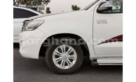Buy Import Toyota Hilux White Car in Import - Dubai in Ashanti Buy Import Toyota Hilux White Car in Import - Dubai in Ashanti