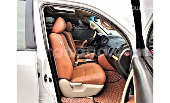 Ra Imported Toyota Land Cruiser funfun Ọkọ̀ in Import - Dubai ni Ashanti Ra Imported Toyota Land Cruiser funfun Ọkọ̀ in Import - Dubai ni Ashanti