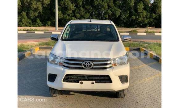 Ra Imported Toyota Hilux funfun Ọkọ̀ in Import - Dubai ni Ashanti Ra Imported Toyota Hilux funfun Ọkọ̀ in Import - Dubai ni Ashanti