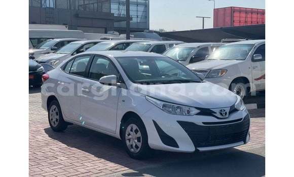 Ra Imported Toyota Yaris funfun Ọkọ̀ in Import - Dubai ni Ashanti Ra Imported Toyota Yaris funfun Ọkọ̀ in Import - Dubai ni Ashanti