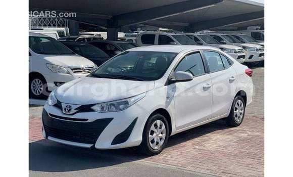 Ra Imported Toyota Yaris funfun Ọkọ̀ in Import - Dubai ni Ashanti Ra Imported Toyota Yaris funfun Ọkọ̀ in Import - Dubai ni Ashanti