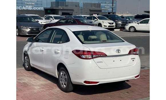 Ra Imported Toyota Yaris funfun Ọkọ̀ in Import - Dubai ni Ashanti Ra Imported Toyota Yaris funfun Ọkọ̀ in Import - Dubai ni Ashanti