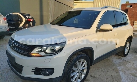 Ra Àlòkù Volkswagen Tiguan funfun Ọkọ̀ in Tema ni Greater Accra