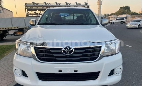 Buy Used Toyota Hilux White Car in Tema in Greater Accra