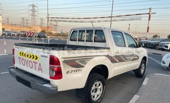 Ra Àlòkù Toyota Hilux funfun Ọkọ̀ in Tema ni Greater Accra Ra Àlòkù Toyota Hilux funfun Ọkọ̀ in Tema ni Greater Accra