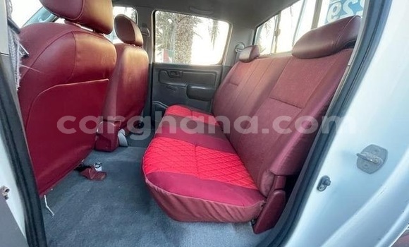 Ra Àlòkù Toyota Hilux funfun Ọkọ̀ in Tema ni Greater Accra Ra Àlòkù Toyota Hilux funfun Ọkọ̀ in Tema ni Greater Accra