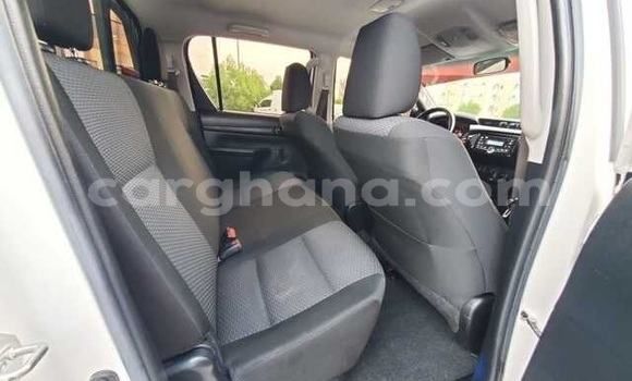Buy Used Toyota Hilux White Car in Tema in Greater Accra Buy Used Toyota Hilux White Car in Tema in Greater Accra