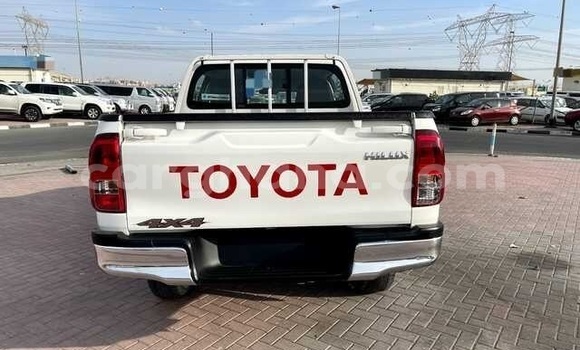 Buy Used Toyota Hilux White Car in Tema in Greater Accra Buy Used Toyota Hilux White Car in Tema in Greater Accra