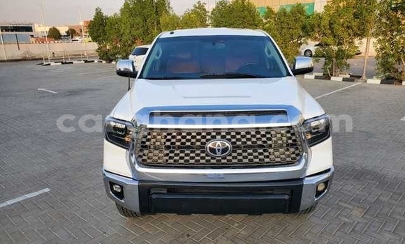 Sayi Na hannu Toyota Tundra White Mota in Accra a Greater Accra Sayi Na hannu Toyota Tundra White Mota in Accra a Greater Accra