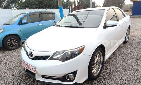 Ra Àlòkù Toyota Camry (Japan) Silver Ọkọ̀ in Iwọn didun ni Oorun Ra Àlòkù Toyota Camry (Japan) Silver Ọkọ̀ in Iwọn didun ni Oorun