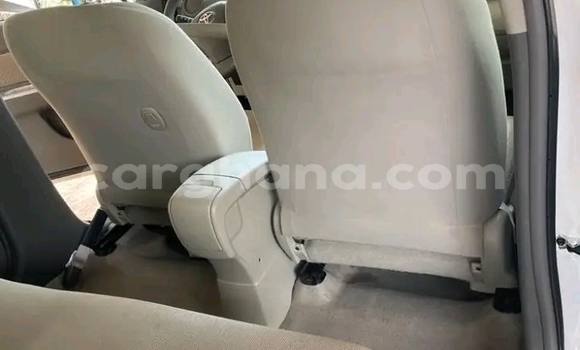 Ra Àlòkù Toyota Belta funfun Ọkọ̀ in Accra ni Greater Accra Ra Àlòkù Toyota Belta funfun Ọkọ̀ in Accra ni Greater Accra