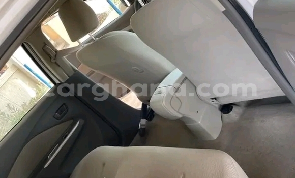 Ra Àlòkù Toyota Belta funfun Ọkọ̀ in Accra ni Greater Accra Ra Àlòkù Toyota Belta funfun Ọkọ̀ in Accra ni Greater Accra