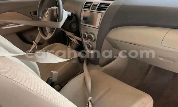 Ra Àlòkù Toyota Belta funfun Ọkọ̀ in Accra ni Greater Accra Ra Àlòkù Toyota Belta funfun Ọkọ̀ in Accra ni Greater Accra