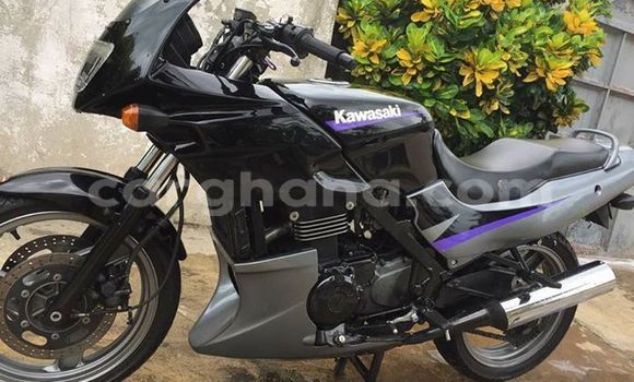Buy Used Kawasaki ZZR 600 Black Moto in Accra in Greater Accra Buy Used Kawasaki ZZR 600 Black Moto in Accra in Greater Accra