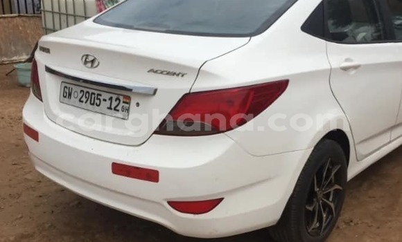 Sayi Na hannu Hyundai Accent White Mota in Accra a Greater Accra Sayi Na hannu Hyundai Accent White Mota in Accra a Greater Accra