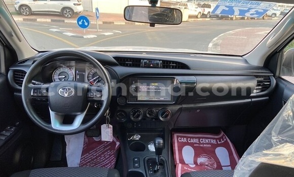 Ra Àlòkù Toyota Hilux funfun Ọkọ̀ in Accra ni Greater Accra Ra Àlòkù Toyota Hilux funfun Ọkọ̀ in Accra ni Greater Accra