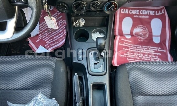 Ra Àlòkù Toyota Hilux funfun Ọkọ̀ in Accra ni Greater Accra Ra Àlòkù Toyota Hilux funfun Ọkọ̀ in Accra ni Greater Accra