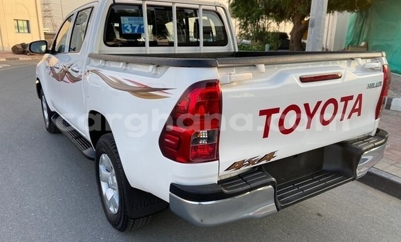 Ra Àlòkù Toyota Hilux funfun Ọkọ̀ in Accra ni Greater Accra Ra Àlòkù Toyota Hilux funfun Ọkọ̀ in Accra ni Greater Accra