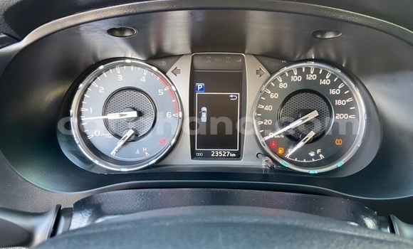 Ra Àlòkù Toyota Hilux funfun Ọkọ̀ in Accra ni Greater Accra Ra Àlòkù Toyota Hilux funfun Ọkọ̀ in Accra ni Greater Accra