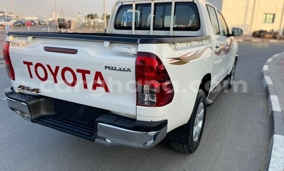 Ra Àlòkù Toyota Hilux funfun Ọkọ̀ in Accra ni Greater Accra Ra Àlòkù Toyota Hilux funfun Ọkọ̀ in Accra ni Greater Accra