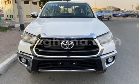 Ra Àlòkù Toyota Hilux funfun Ọkọ̀ in Accra ni Greater Accra Ra Àlòkù Toyota Hilux funfun Ọkọ̀ in Accra ni Greater Accra