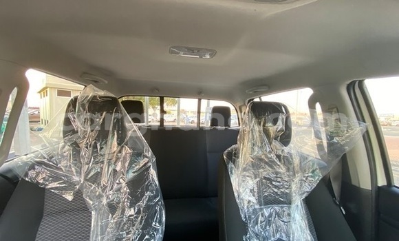 Ra Àlòkù Toyota Hilux funfun Ọkọ̀ in Accra ni Greater Accra Ra Àlòkù Toyota Hilux funfun Ọkọ̀ in Accra ni Greater Accra