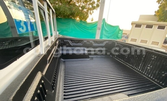 Ra Àlòkù Toyota Hilux funfun Ọkọ̀ in Accra ni Greater Accra Ra Àlòkù Toyota Hilux funfun Ọkọ̀ in Accra ni Greater Accra